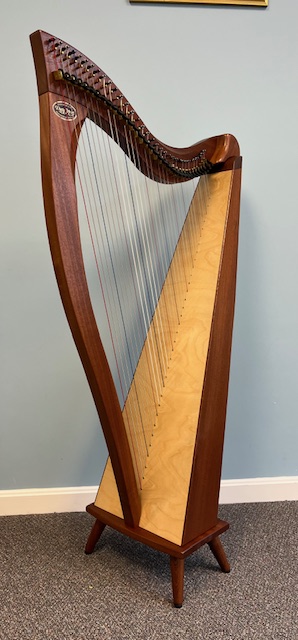 Picture of Crescendo 34 (Full Levers & Deluxe Case) Harp